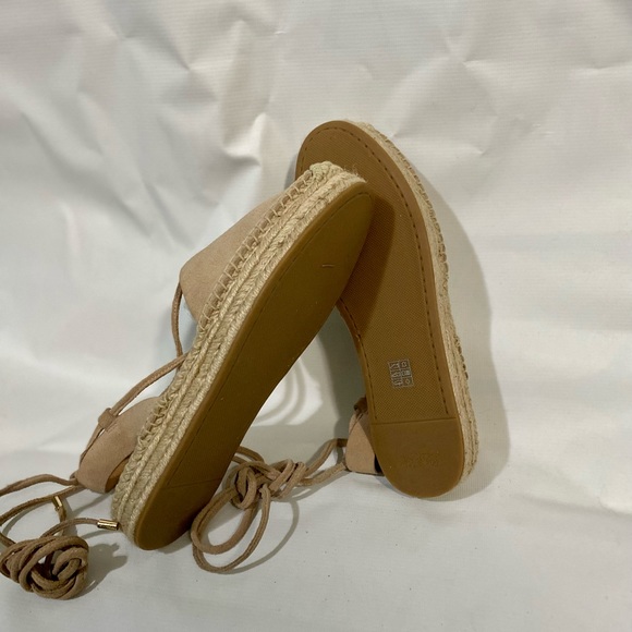 Coach (NWOT) Soft suede tan leather shoe - Picture 2 of 4